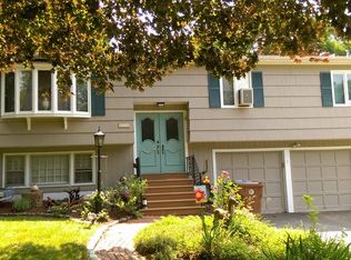 128 Old Mill Rd, Shelton, CT 06484