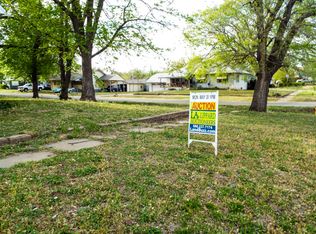 609 N 9th St, Perry, OK 73077