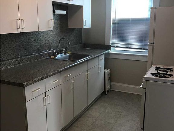2nd image of 247 Maple Ave APT 3A