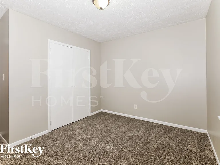 1334 Labelle St — Photo 15