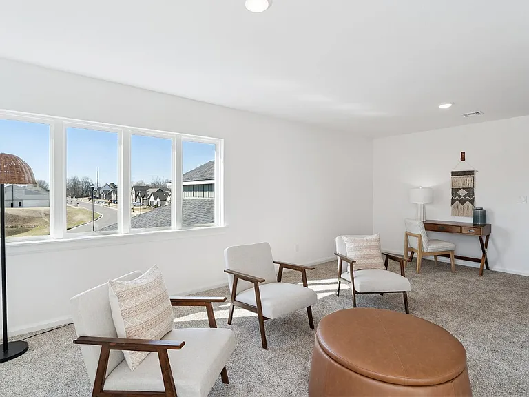 2410 W Charleston St — Photo 55