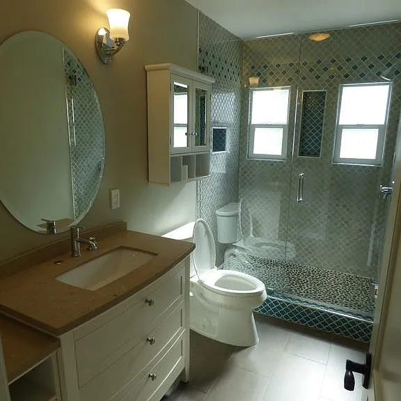 822 N Gardner St — Photo 8