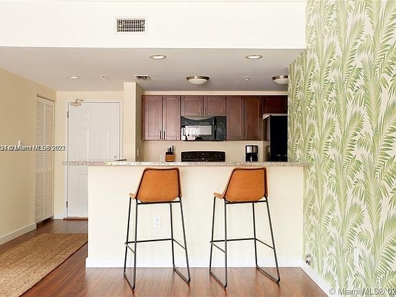4th image of 568 NE 66th St #201