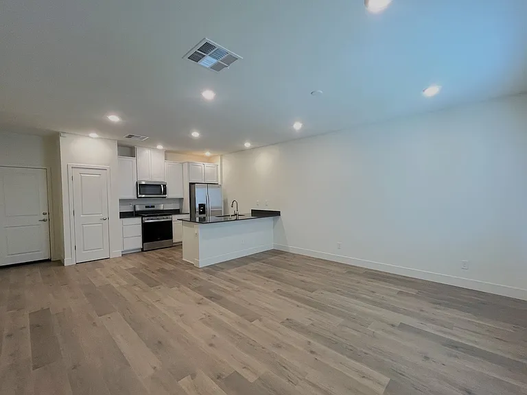 1612 Prancer St #3 — Photo 2