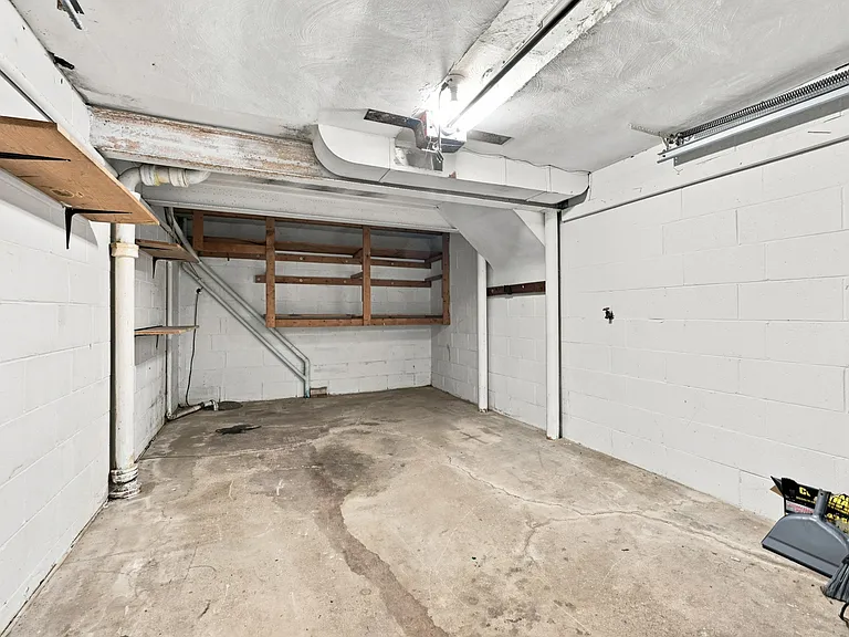 56 Pointview Rd — Photo 31