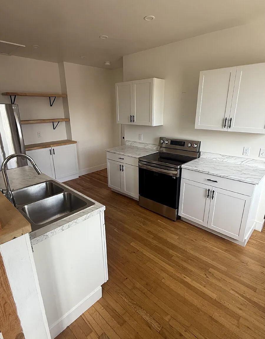 2 bed, 1.5 bath, 880 sqft, $1,495 — Photo 3