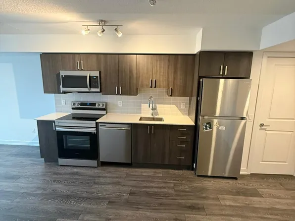 1455 Celebration Dr #901, Pickering, ON L1W 0C3