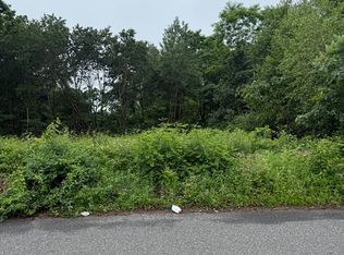 Arnold Ave, Springfield, MA 01119