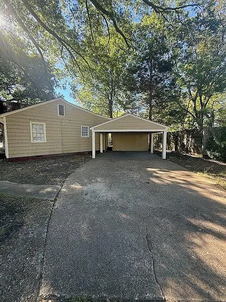 3 bed, 1330 sqft, $1,395 — Photo 3