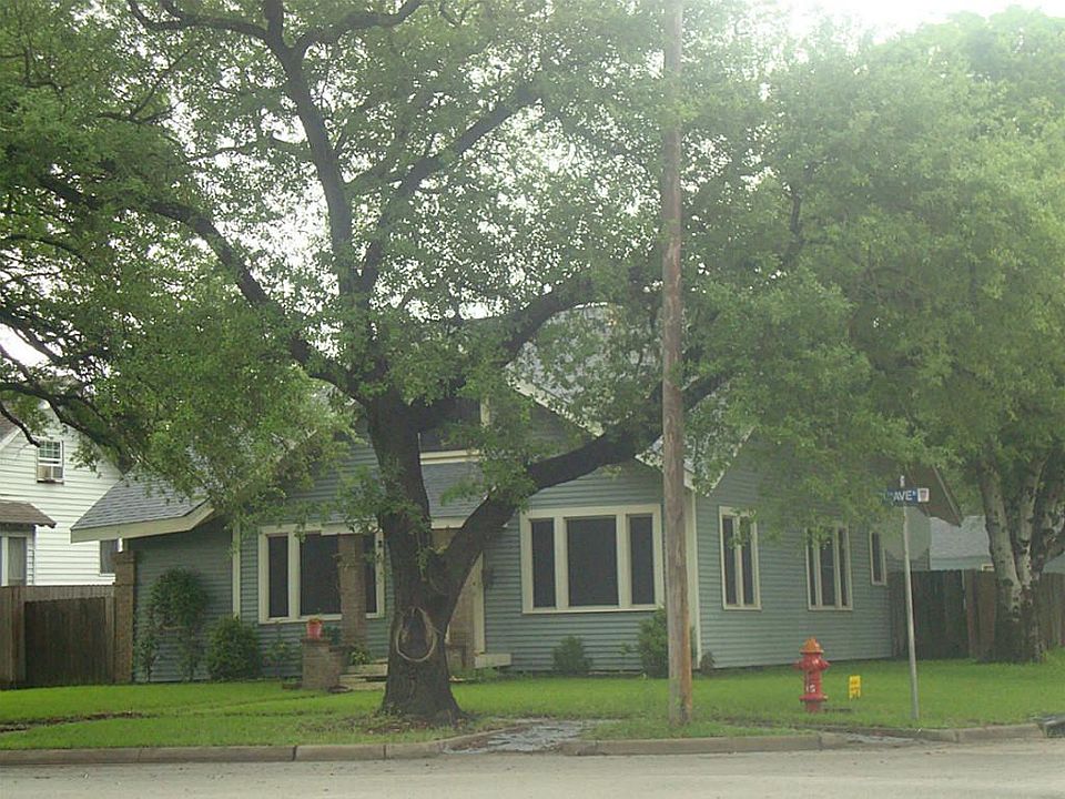 1st image of 431 11th Ave N