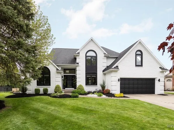 7 Pasha Ct, Williamsville, NY 14221