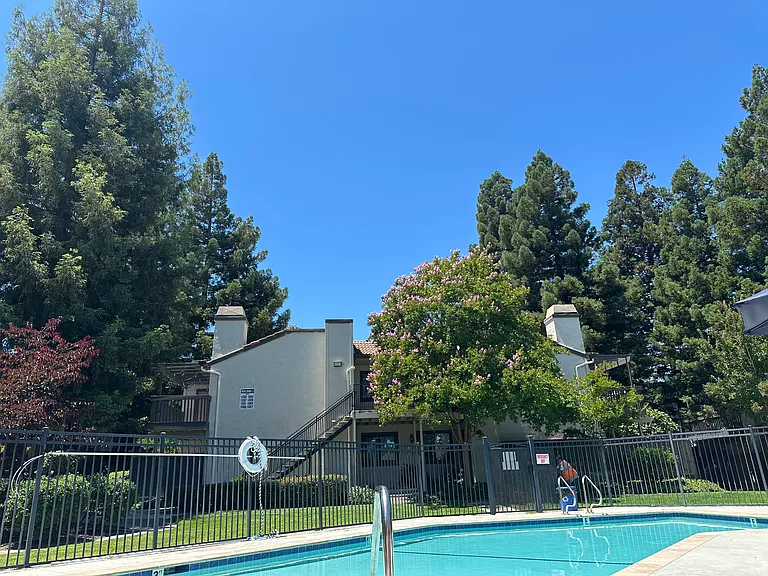 1375 Hull Ln — Photo 12
