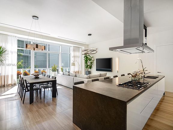 5th image of 4701 N Meridian Ave #209