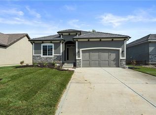 3905 NW Redspire St, Lees Summit, MO 64064