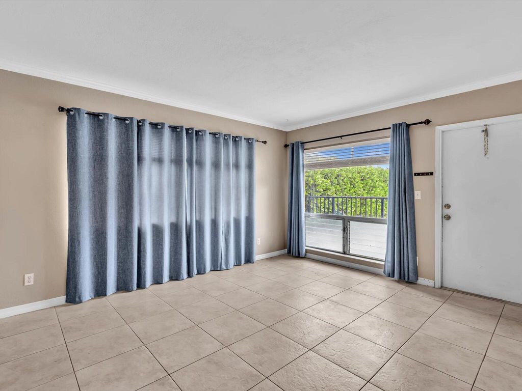 2190 SE 5th St APT 1-A, photo 8