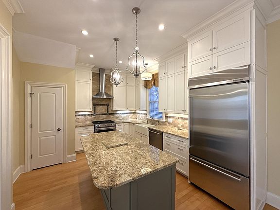 5th image of 1109 S Kings Dr