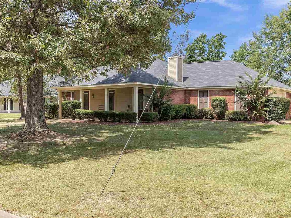 1st image of 210 Chinkapen Dr