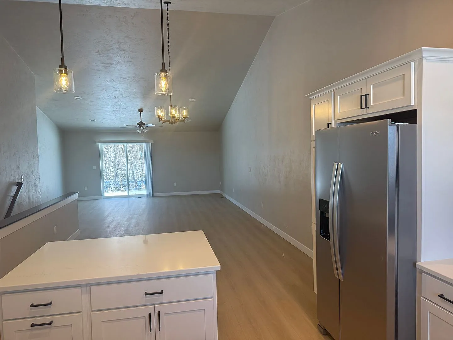 2625 / 2627 Lawerence Lane — Photo 3