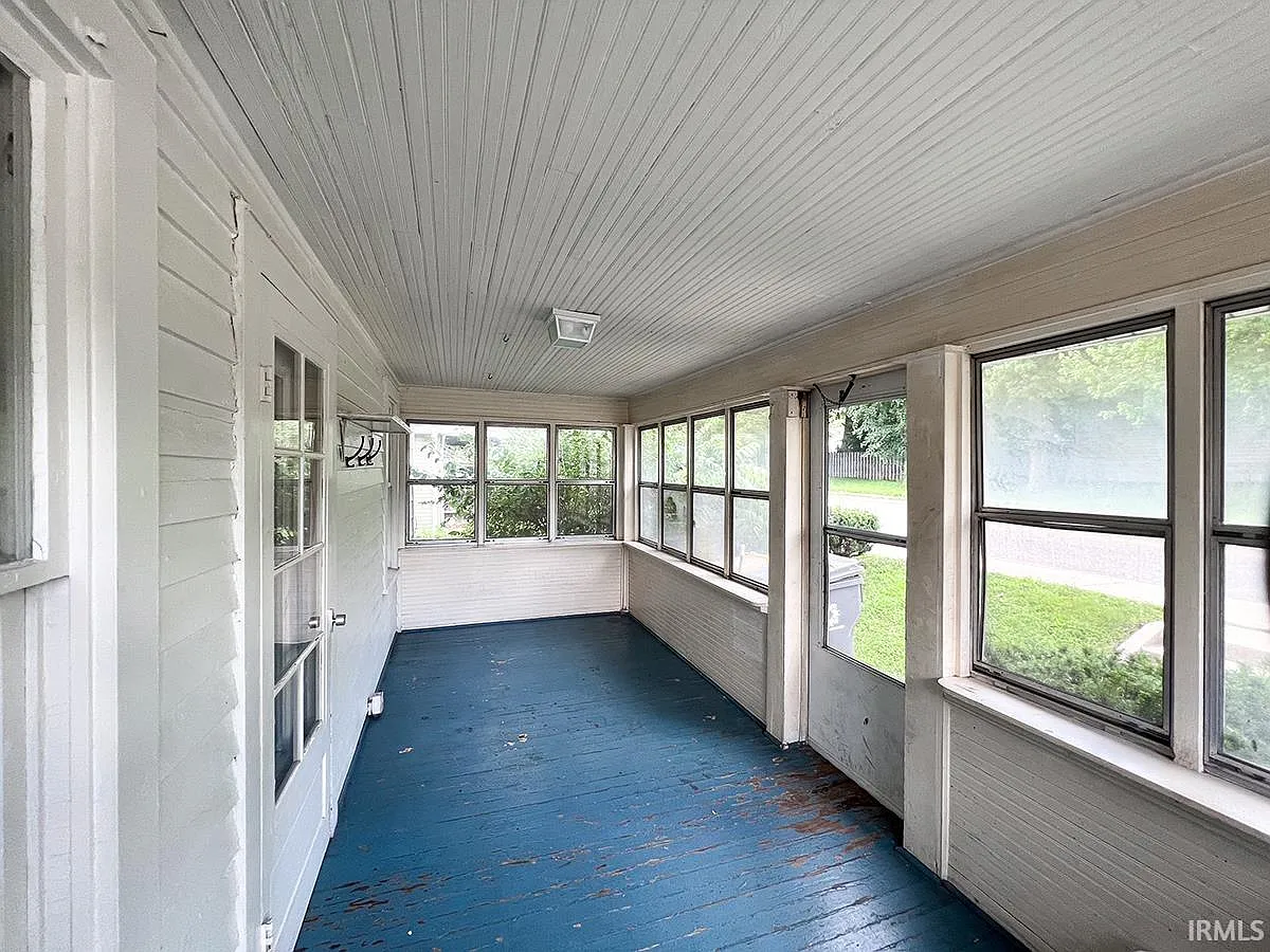 5 bed, 4.0 bath, 1596 sqft, $3,500 — Photo 2