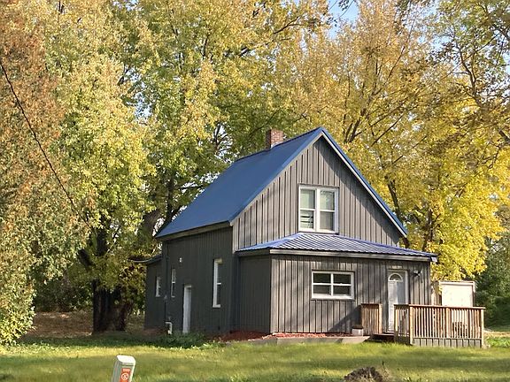 3rd image of 315 1st St S