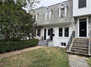 3721 R St NW, Washington, DC 20007