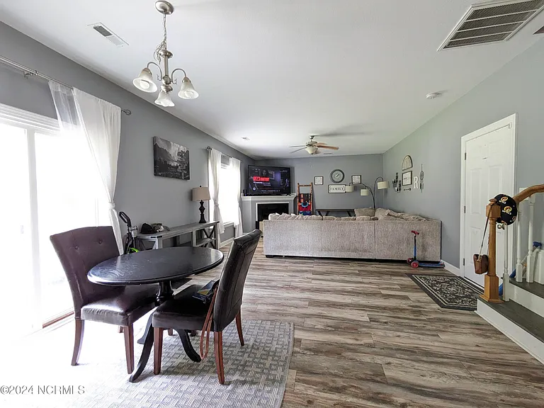 205 Bell Ridge Ln — Photo 3