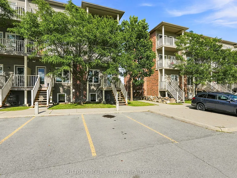 2563 Longfields Dr — Photo 33