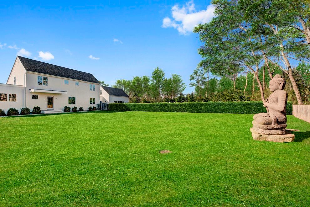 325 Tuckahoe Rd in Southampton Out East