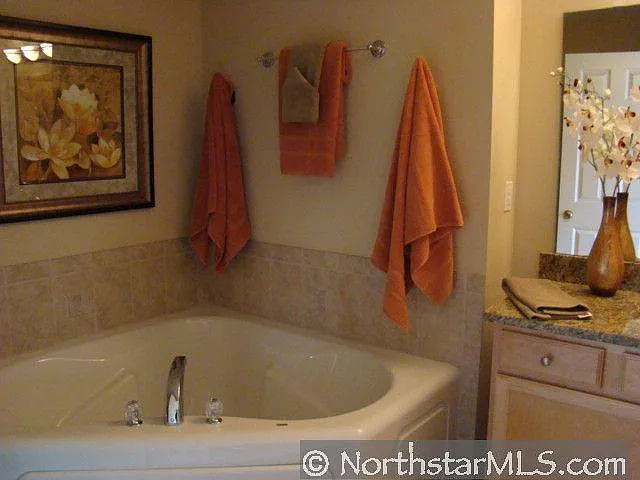 7623 Southridge Ln — Photo 3