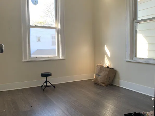 706 College Point Blvd, College Point, NY 11356