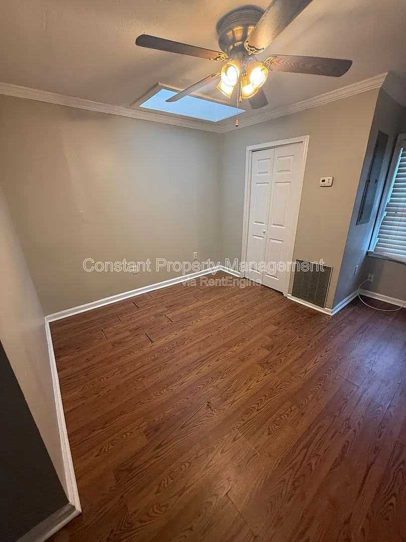 2 bed, 1.0 bath, $950 — Photo 3