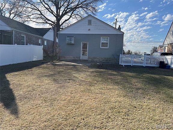 5th image of 8637 Litzsinger Rd