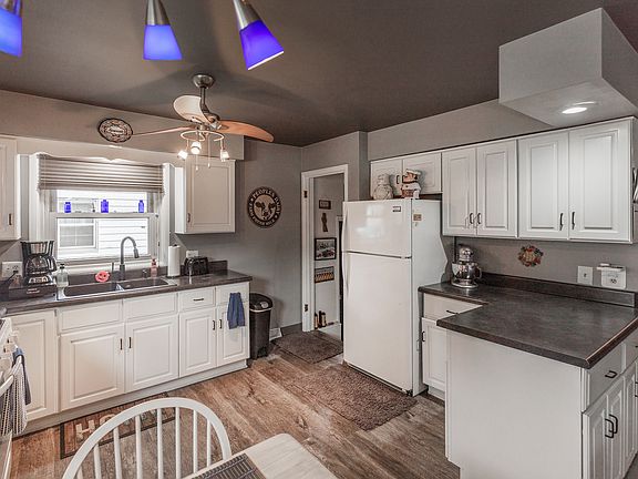 3rd image of 2127 36th St