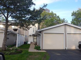 523 Wiltshire Ct, Schaumburg, IL 60193