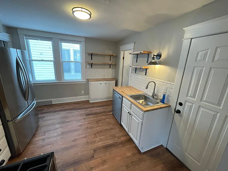 1032 Bluff Ave #A — Photo 2
