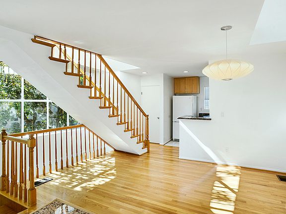 2nd image of 753 Pier Ave APT A