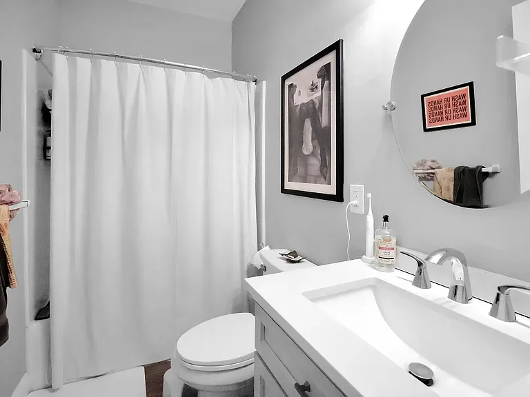 290 E 8th St #8 — Photo 5