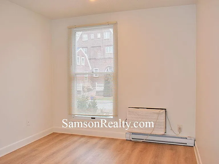230 S Main St #18 — Photo 8