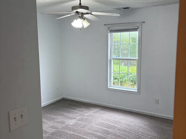 Cozy bright room 1 with spacious double door closet