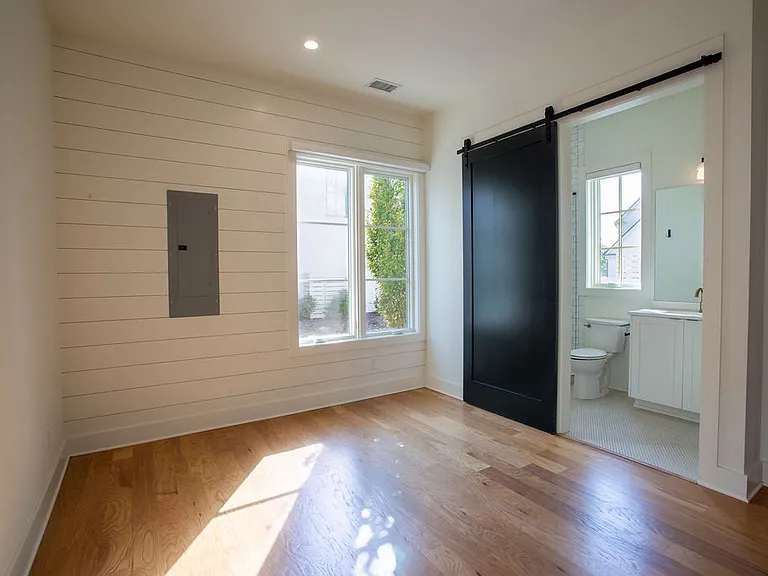 130 2nd St — Photo 15