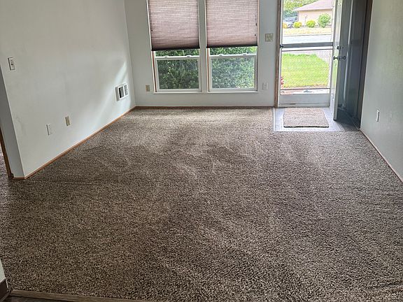 2nd image of 31197 SW Metolius Ct