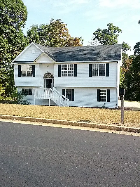 425 Mountainview Dr photo 1