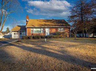 28 Burton Pl, Cresskill, NJ 07626