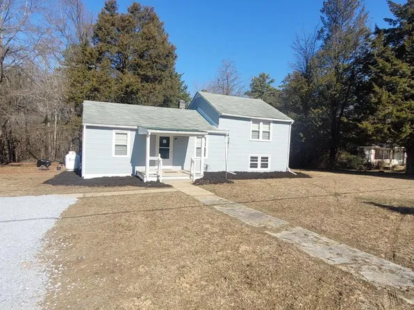 245 Gethsemane Church Ave, Drakes Branch, VA 23937