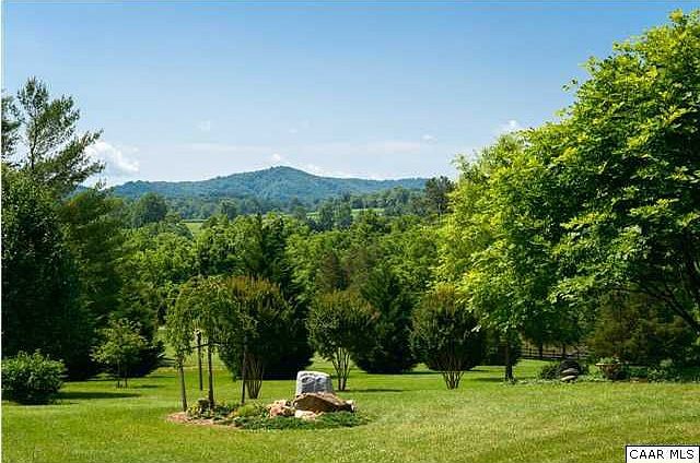 2nd image of 560 Rodes Dr