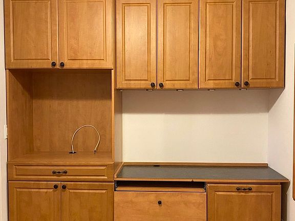 4th image of 215 E 88th St APT 3B