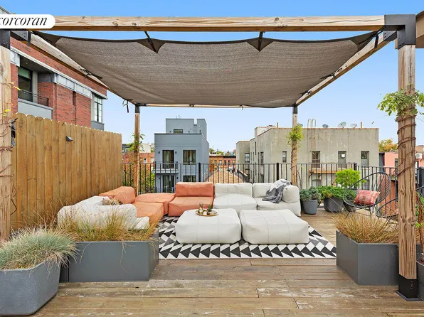 333 Gates Avenue image 16 of 22