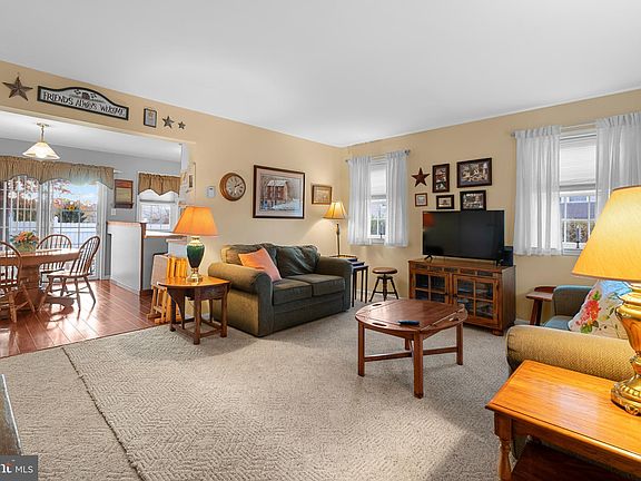 5th image of 548 Blaker Dr