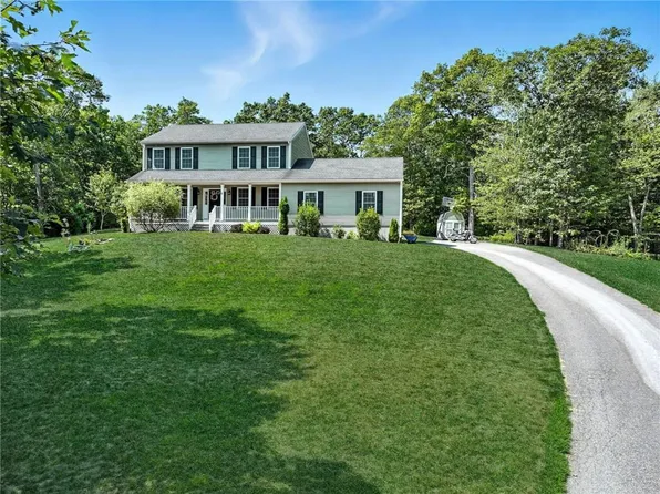 6 Excalibur Dr, Richmond, RI 02892