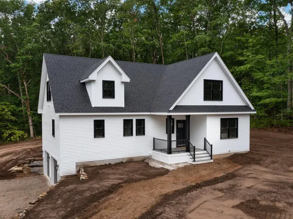 93 Stage Road, Hampstead, NH 03841